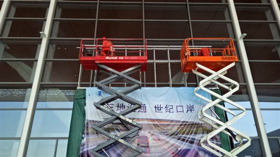 ▲不畏艱難,爭(zhēng)分奪秒趕工期